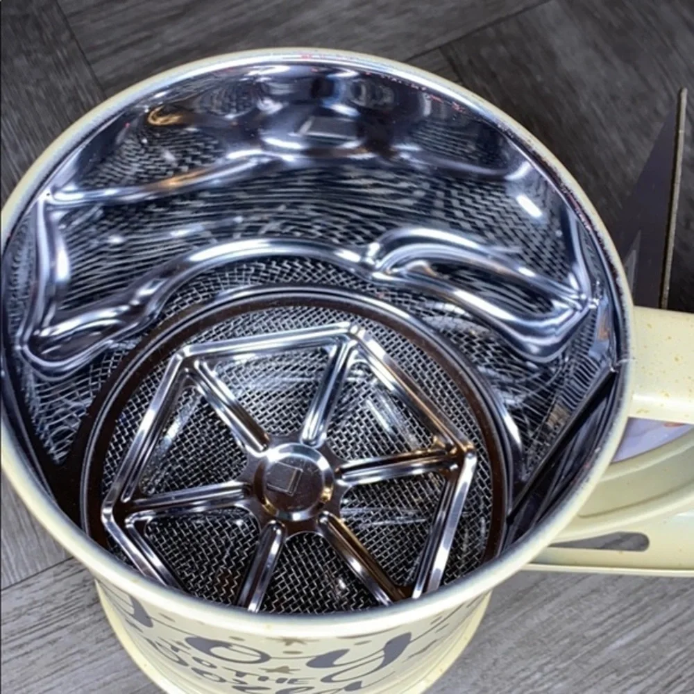 Joy to the world flour sifter NEW!
